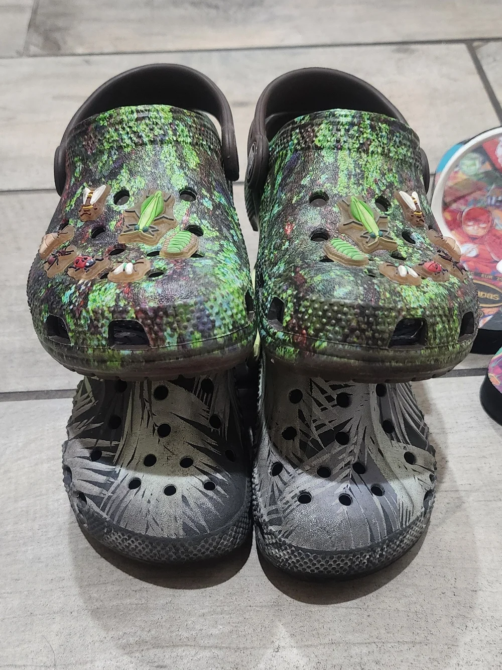 Crocs And Havaianas Lot